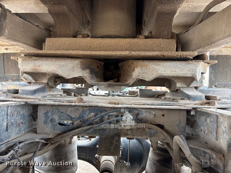 image for item FC2197 2005 Freightliner CST120 semi truck