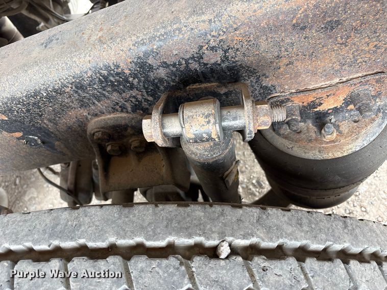 image for item FC2197 2005 Freightliner CST120 semi truck