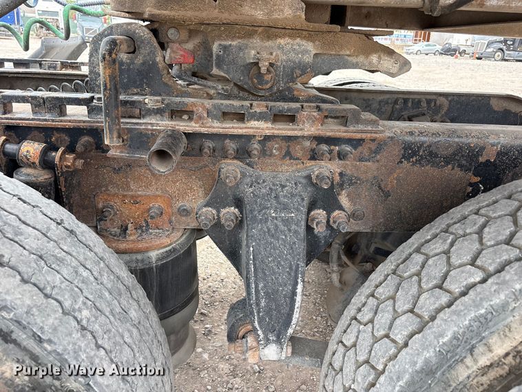 image for item FC2197 2005 Freightliner CST120 semi truck