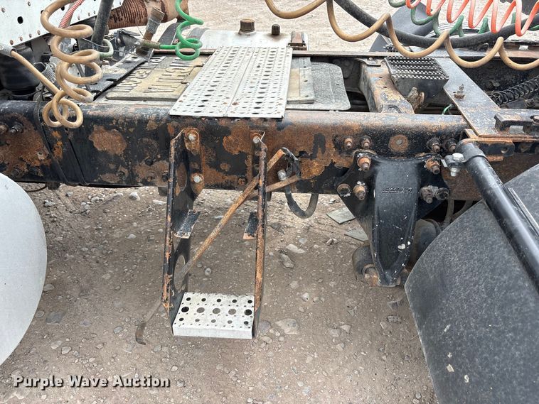 image for item FC2197 2005 Freightliner CST120 semi truck