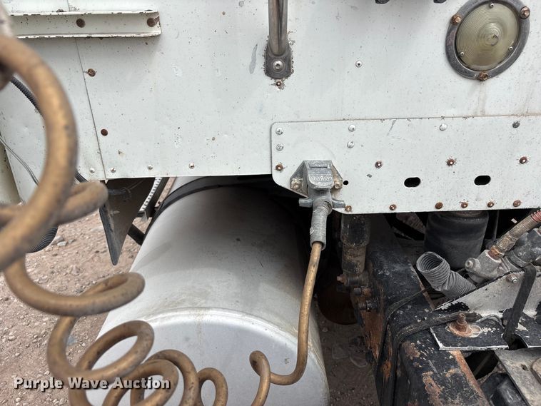 image for item FC2197 2005 Freightliner CST120 semi truck