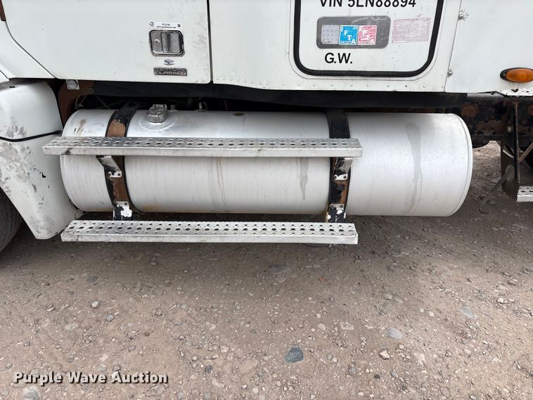 image for item FC2197 2005 Freightliner CST120 semi truck