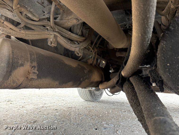 image for item FC2197 2005 Freightliner CST120 semi truck