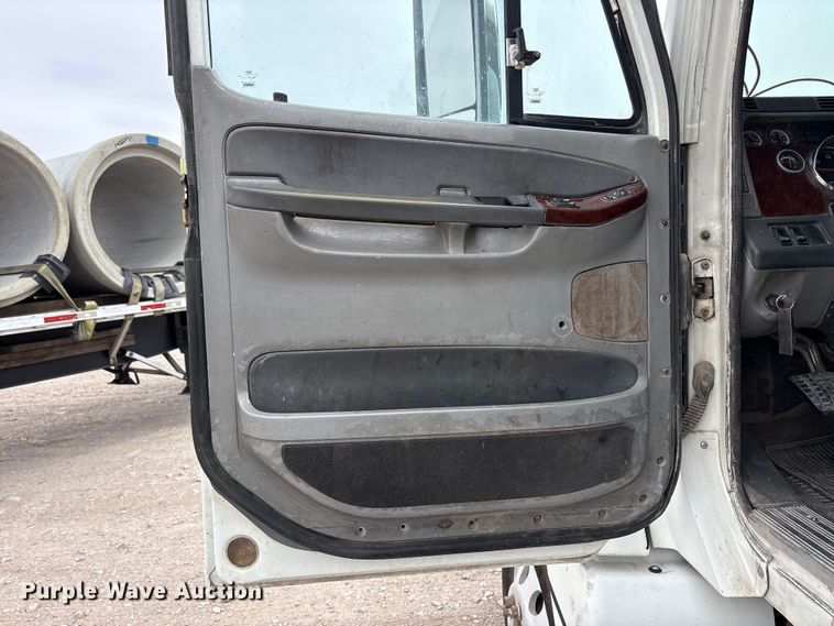 image for item FC2197 2005 Freightliner CST120 semi truck