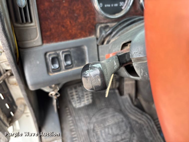 image for item FC2197 2005 Freightliner CST120 semi truck