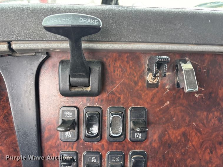 image for item FC2197 2005 Freightliner CST120 semi truck