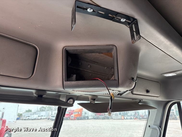 image for item FC2197 2005 Freightliner CST120 semi truck