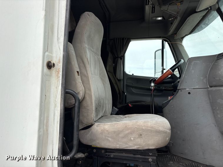 image for item FC2197 2005 Freightliner CST120 semi truck