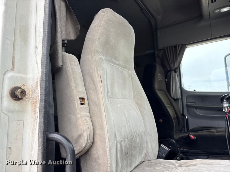 image for item FC2197 2005 Freightliner CST120 semi truck