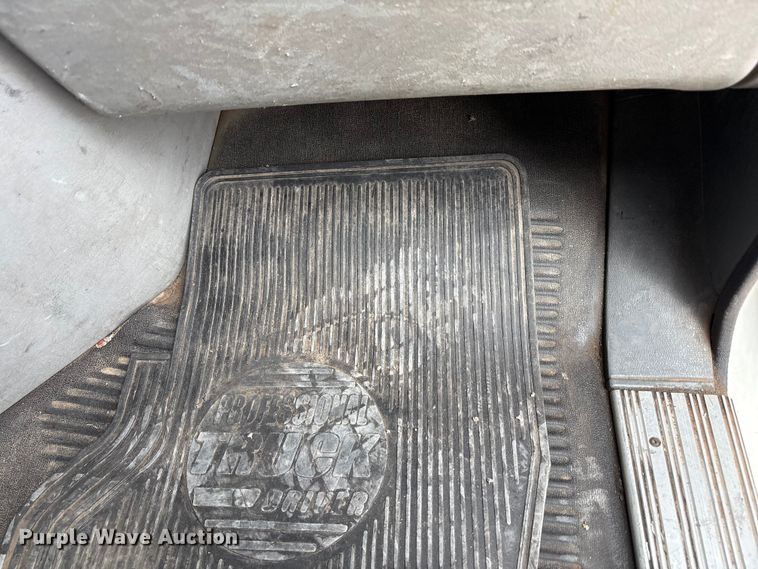 image for item FC2197 2005 Freightliner CST120 semi truck