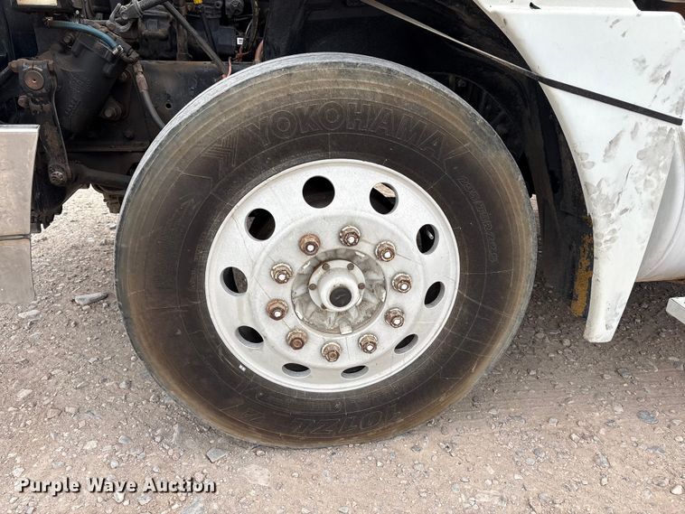 image for item FC2197 2005 Freightliner CST120 semi truck