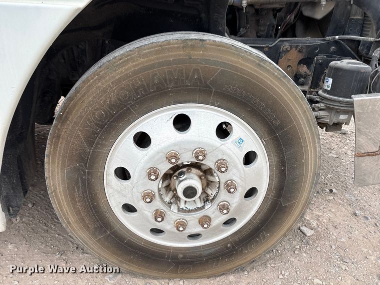 image for item FC2197 2005 Freightliner CST120 semi truck