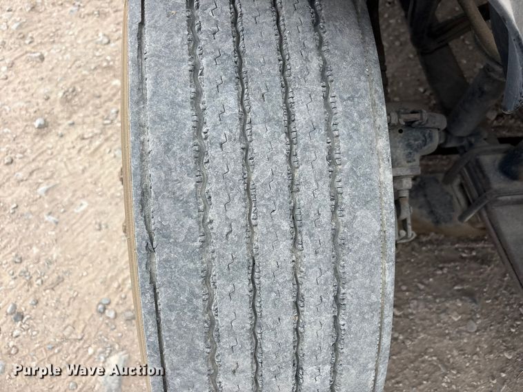 image for item FC2197 2005 Freightliner CST120 semi truck