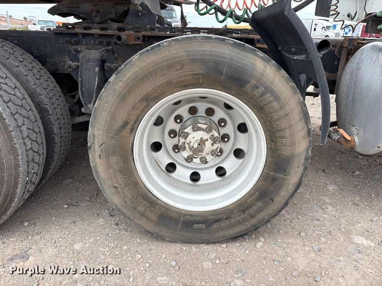 image for item FC2197 2005 Freightliner CST120 semi truck