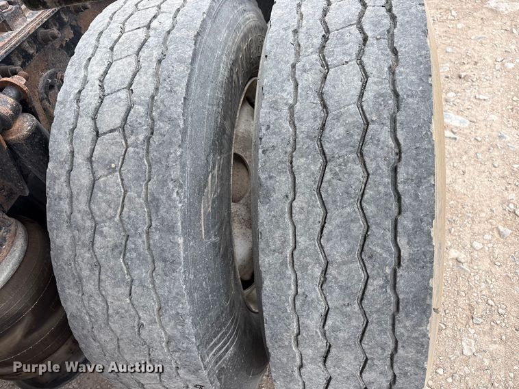 image for item FC2197 2005 Freightliner CST120 semi truck