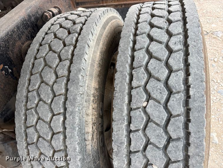 image for item FC2197 2005 Freightliner CST120 semi truck