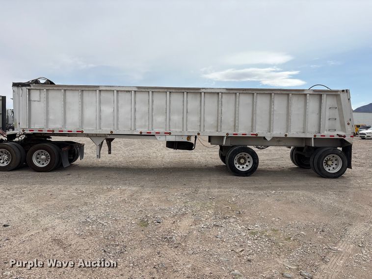 image for item FC2198 2003 Travis Body & Trailer Inc 39FT Travis T/102 end dump trailer