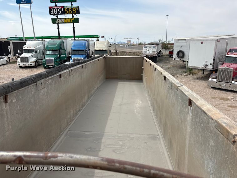 image for item FC2198 2003 Travis Body & Trailer Inc 39FT Travis T/102 end dump trailer