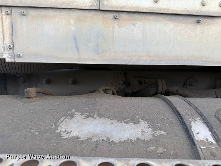 image for item FC3043 2007 Kenworth T800 semi truck