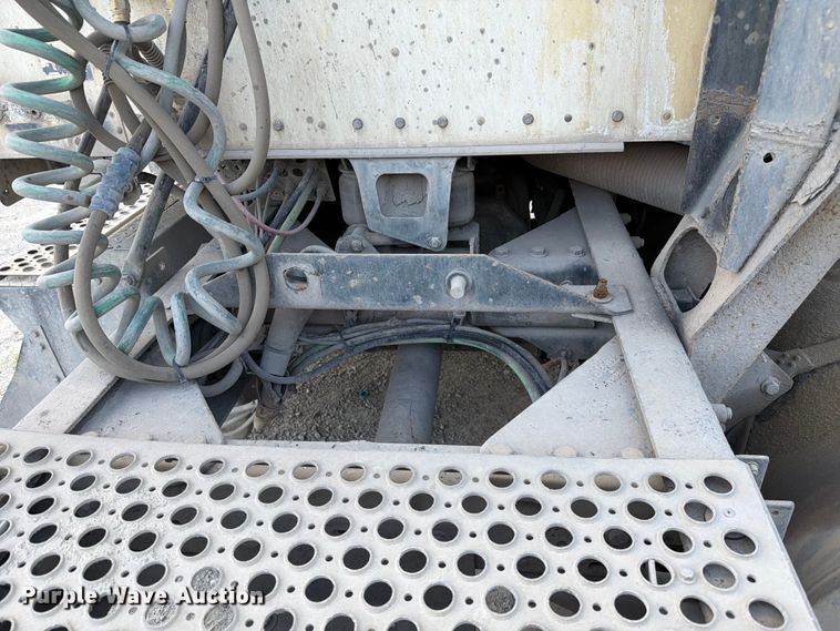 image for item FC3043 2007 Kenworth T800 semi truck