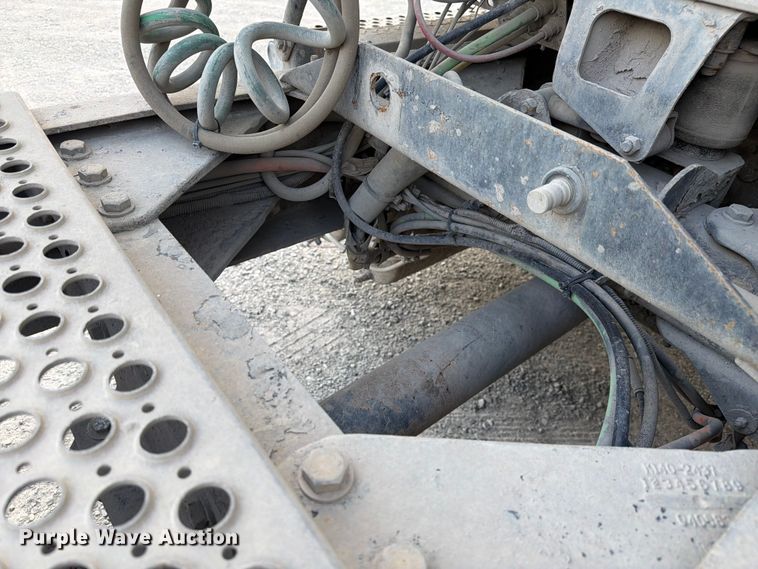 image for item FC3043 2007 Kenworth T800 semi truck