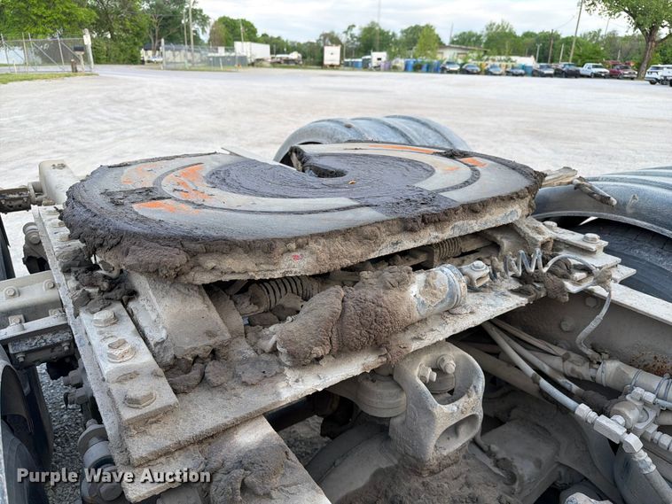 image for item FC3043 2007 Kenworth T800 semi truck