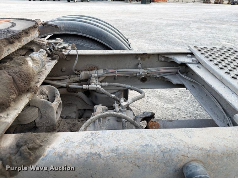 image for item FC3043 2007 Kenworth T800 semi truck