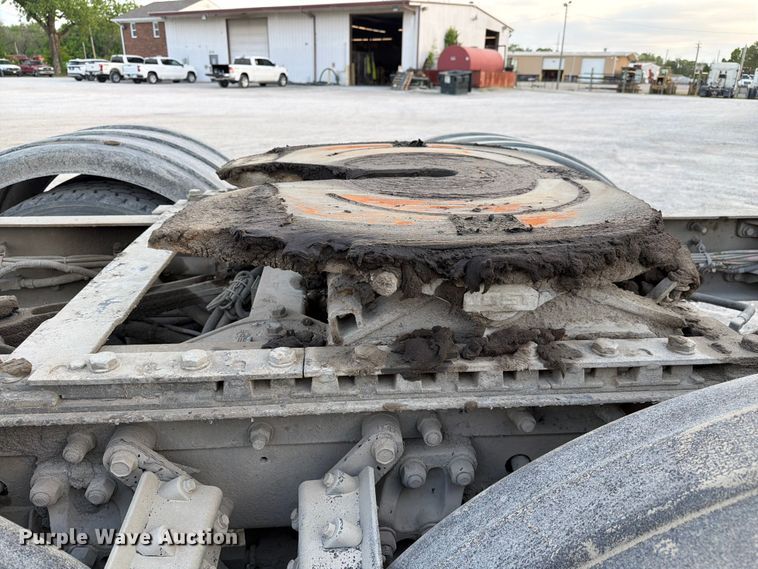 image for item FC3043 2007 Kenworth T800 semi truck