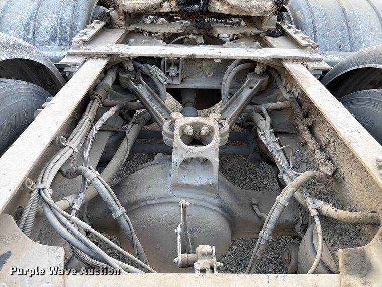 image for item FC3043 2007 Kenworth T800 semi truck