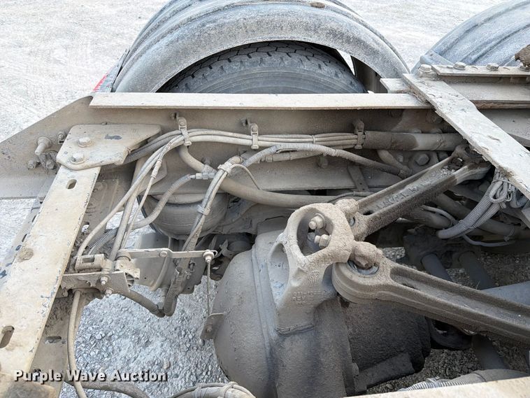 image for item FC3043 2007 Kenworth T800 semi truck