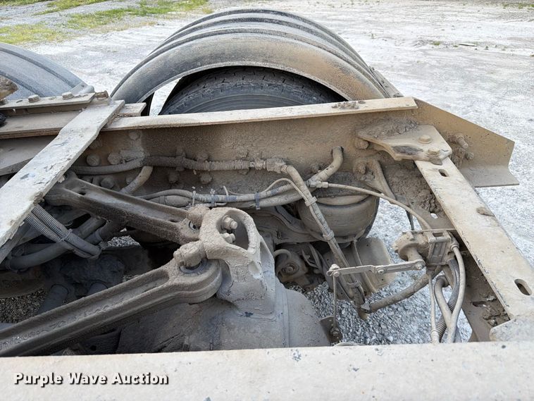 image for item FC3043 2007 Kenworth T800 semi truck