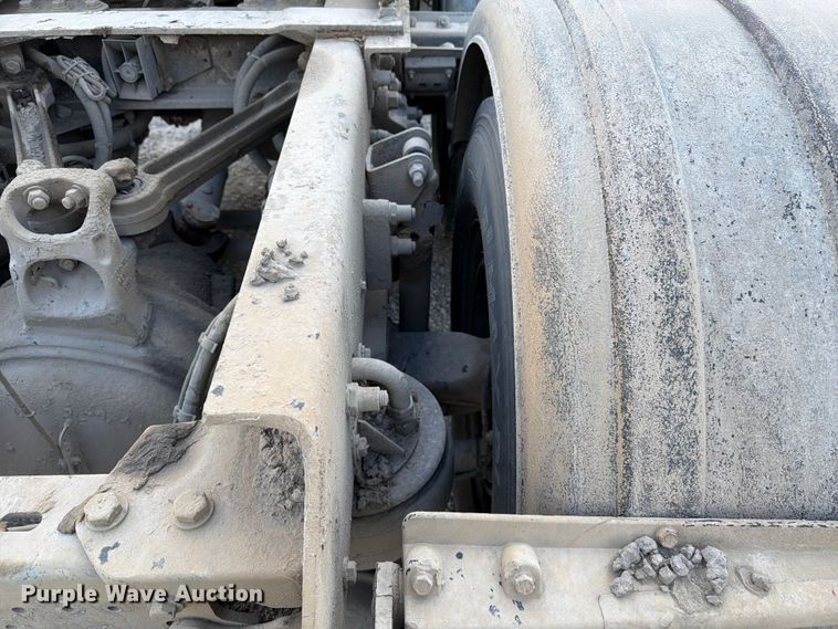 image for item FC3043 2007 Kenworth T800 semi truck