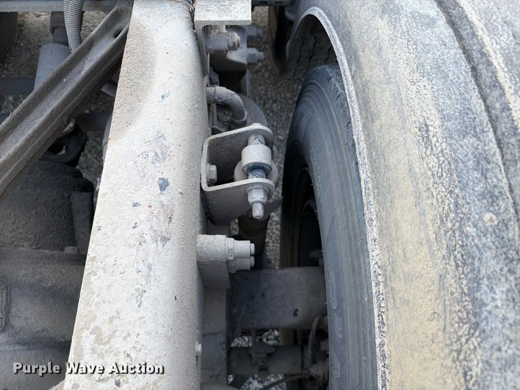 image for item FC3043 2007 Kenworth T800 semi truck