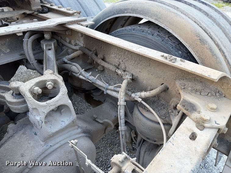 image for item FC3043 2007 Kenworth T800 semi truck