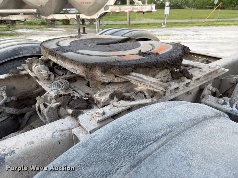 image for item FC3043 2007 Kenworth T800 semi truck