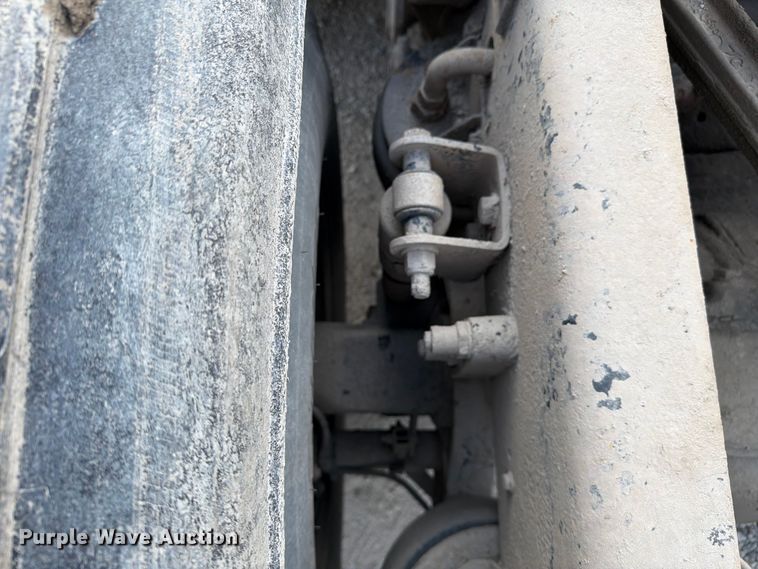 image for item FC3043 2007 Kenworth T800 semi truck