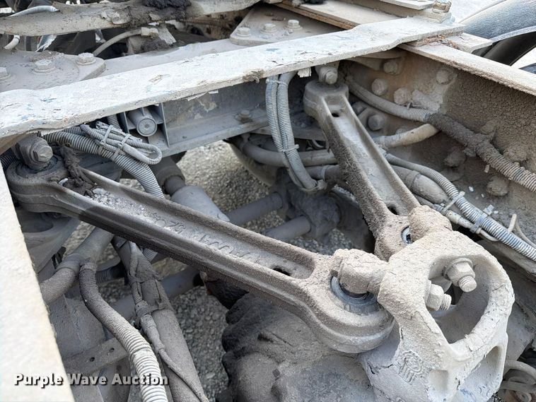 image for item FC3043 2007 Kenworth T800 semi truck