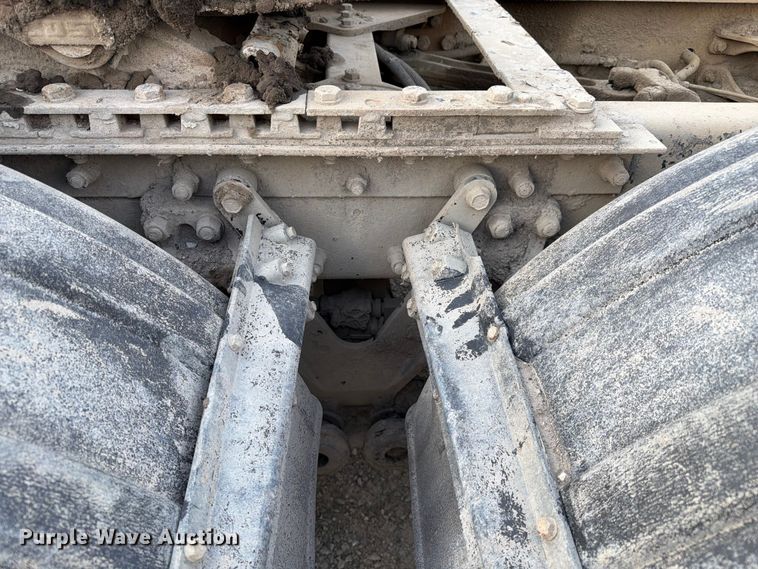 image for item FC3043 2007 Kenworth T800 semi truck