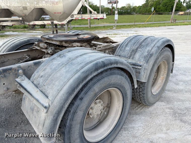 image for item FC3043 2007 Kenworth T800 semi truck