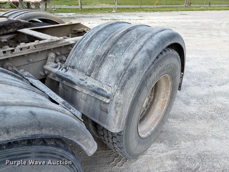 image for item FC3043 2007 Kenworth T800 semi truck