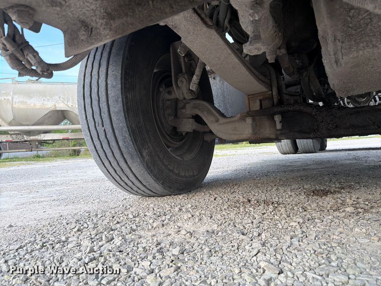 image for item FC3043 2007 Kenworth T800 semi truck