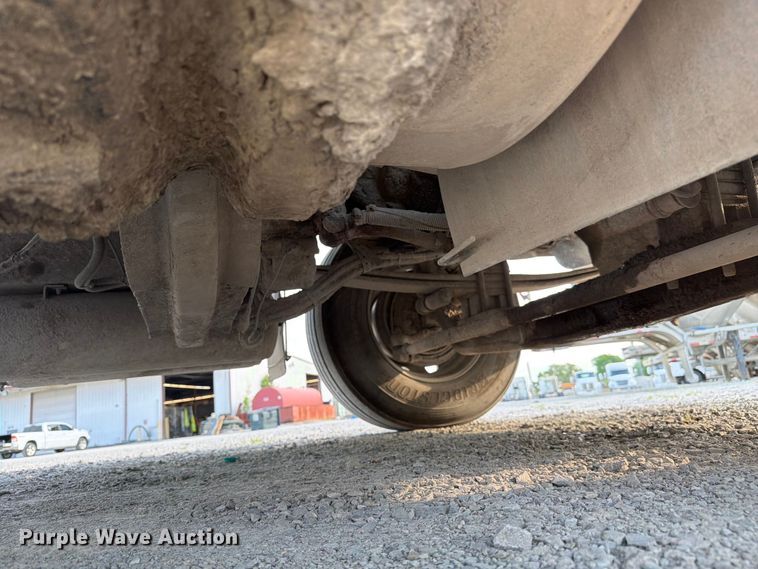 image for item FC3043 2007 Kenworth T800 semi truck