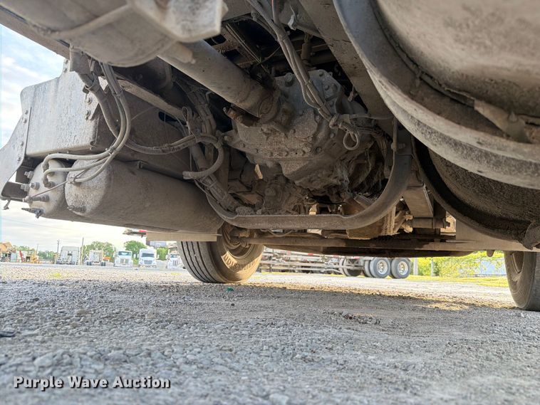 image for item FC3043 2007 Kenworth T800 semi truck