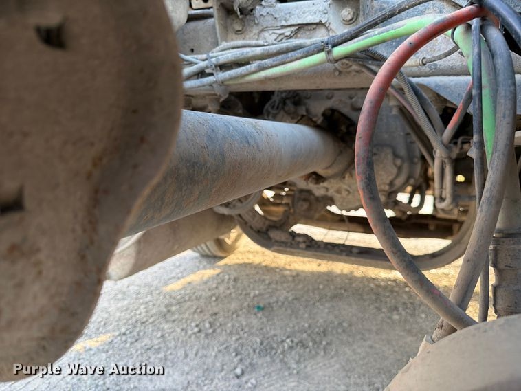 image for item FC3043 2007 Kenworth T800 semi truck