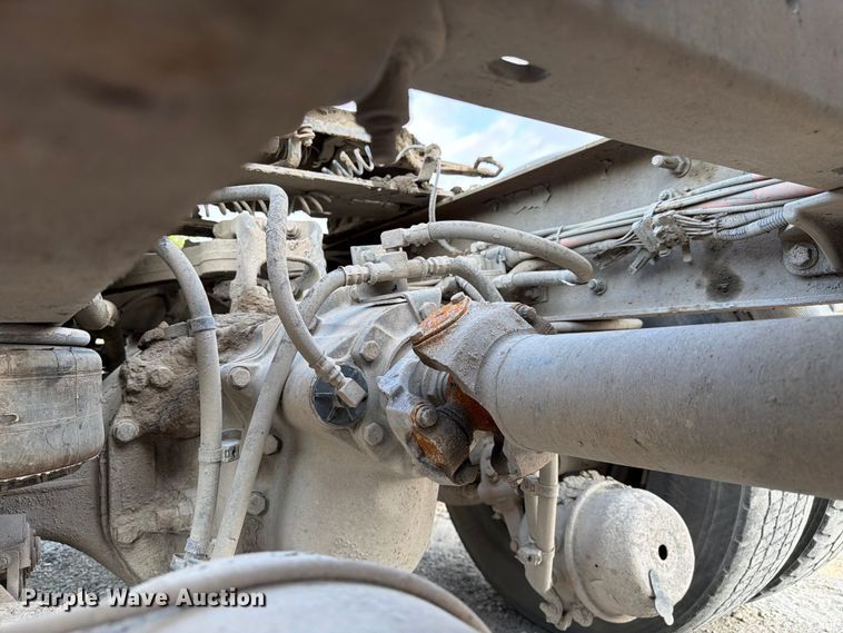 image for item FC3043 2007 Kenworth T800 semi truck