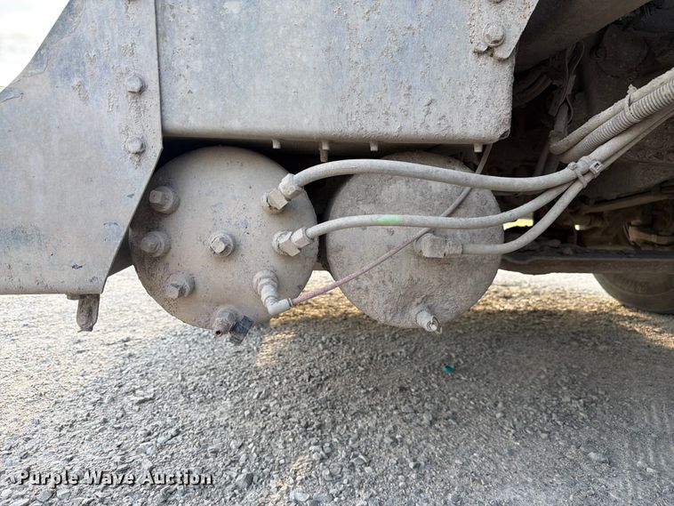 image for item FC3043 2007 Kenworth T800 semi truck