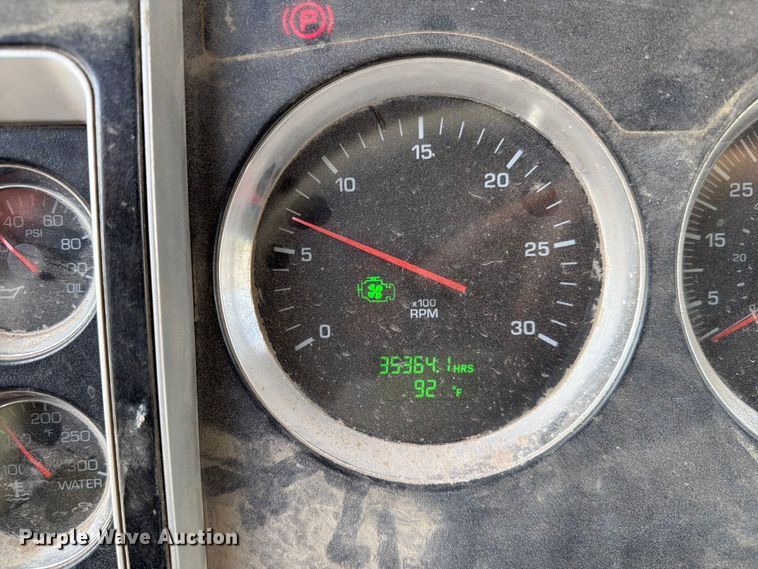 image for item FC3043 2007 Kenworth T800 semi truck