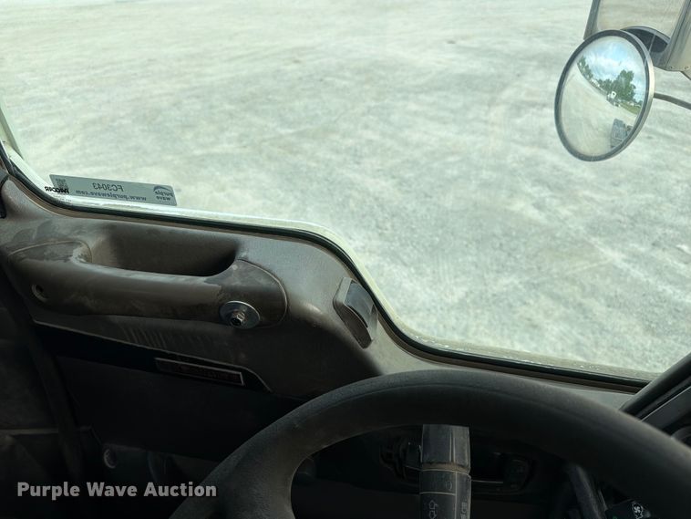 image for item FC3043 2007 Kenworth T800 semi truck