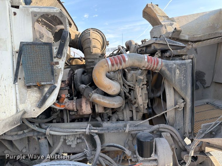 image for item FC3043 2007 Kenworth T800 semi truck