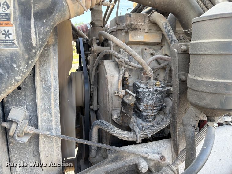 image for item FC3043 2007 Kenworth T800 semi truck